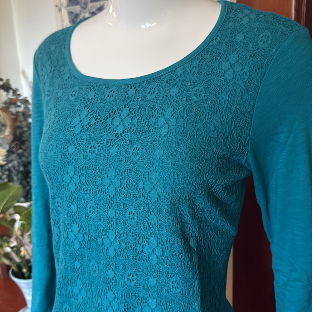 NWT northern reflections size small Teal Lace Long Sleeve Top